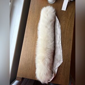 Elegant Ivory Fox Fur Stole